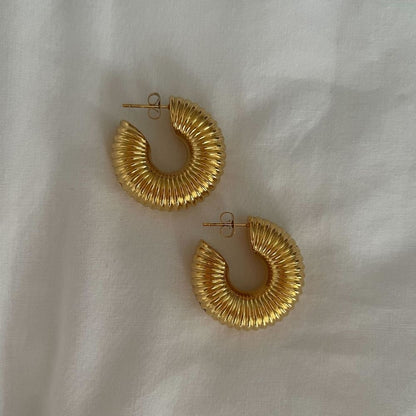 Alila Hoops