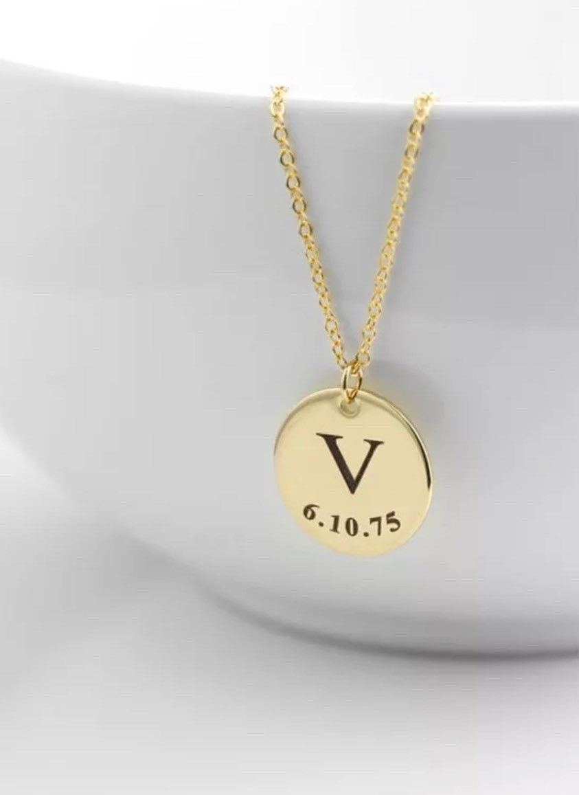 Circle Initial Charm Name Necklace